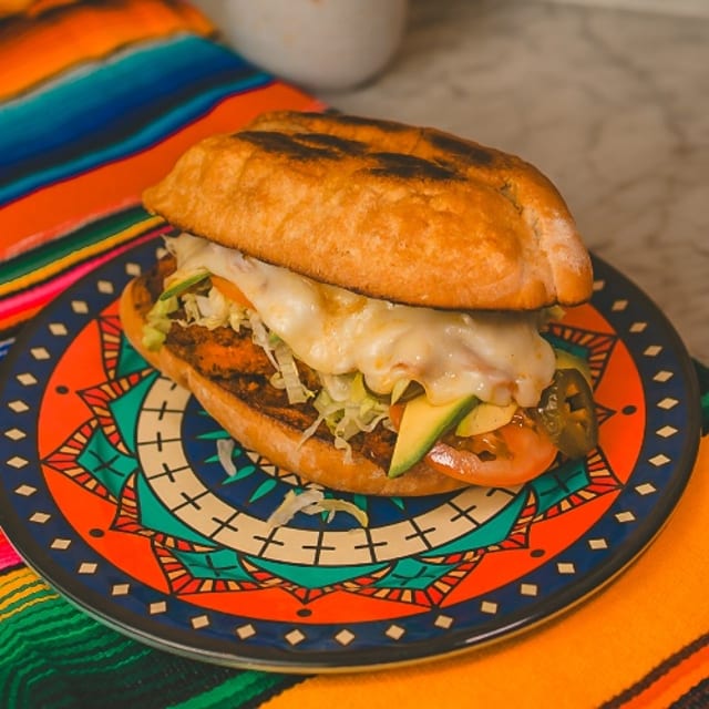 Milanesa De Pollo Torta.