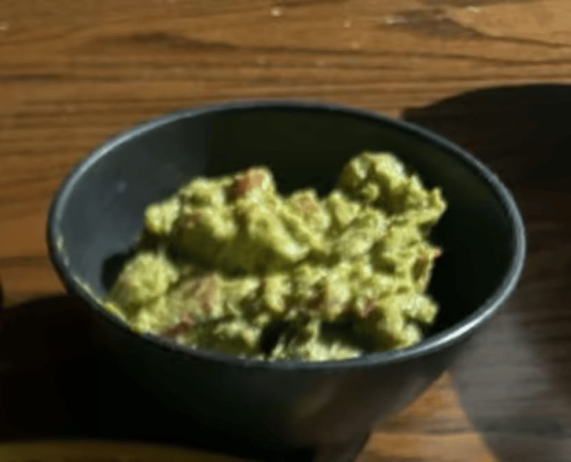 Guacamole Mediano.
